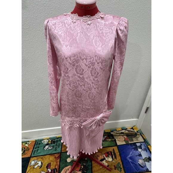 After Dark Dresses & Skirts - Vintage After Dark‎ Pink Floral Lace Bow Pleated Midi Dress Women's